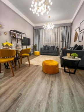 Cozy 2BR Apartments by B Collection
